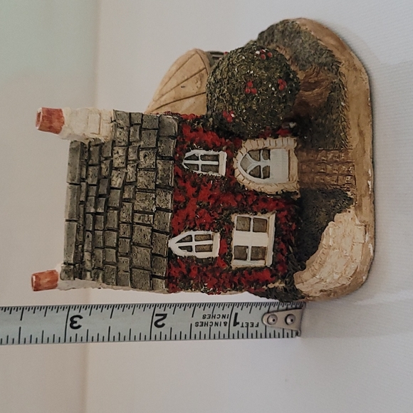 Vintage Lilliput- holly cottage 3.5"×3.5" - Picture 5 of 9